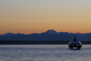 Clipper arrives at sunset.JPG